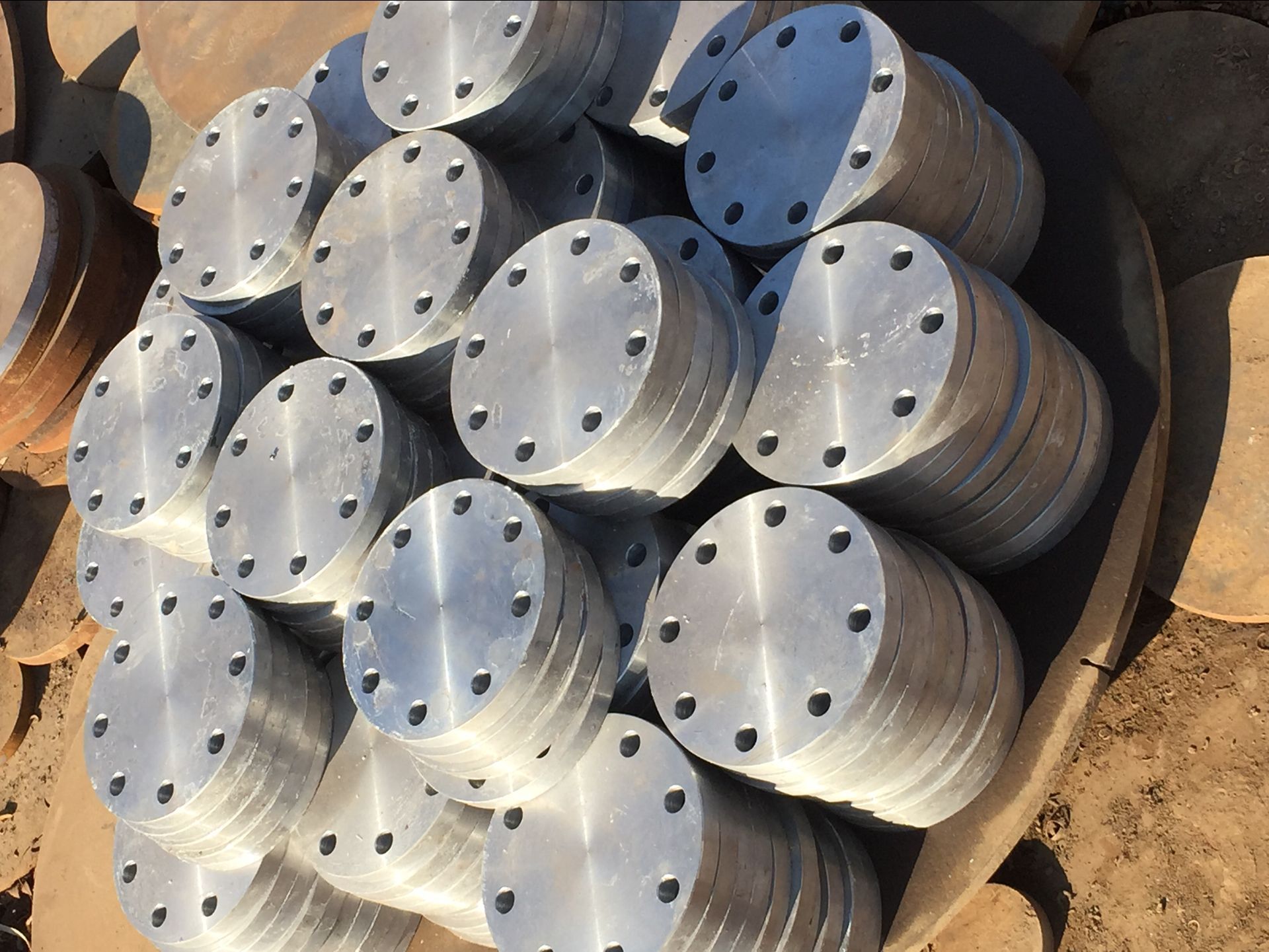 盲板、法蘭蓋、盲法蘭是不是一種產(chǎn)品